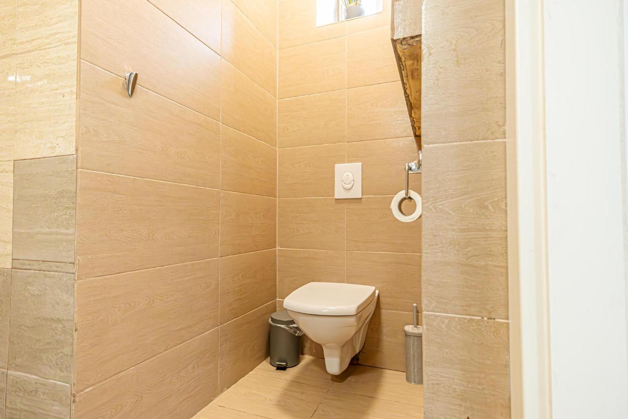 Simple Apt W Full Kitchen Wiener Stadthalle Exterior photo